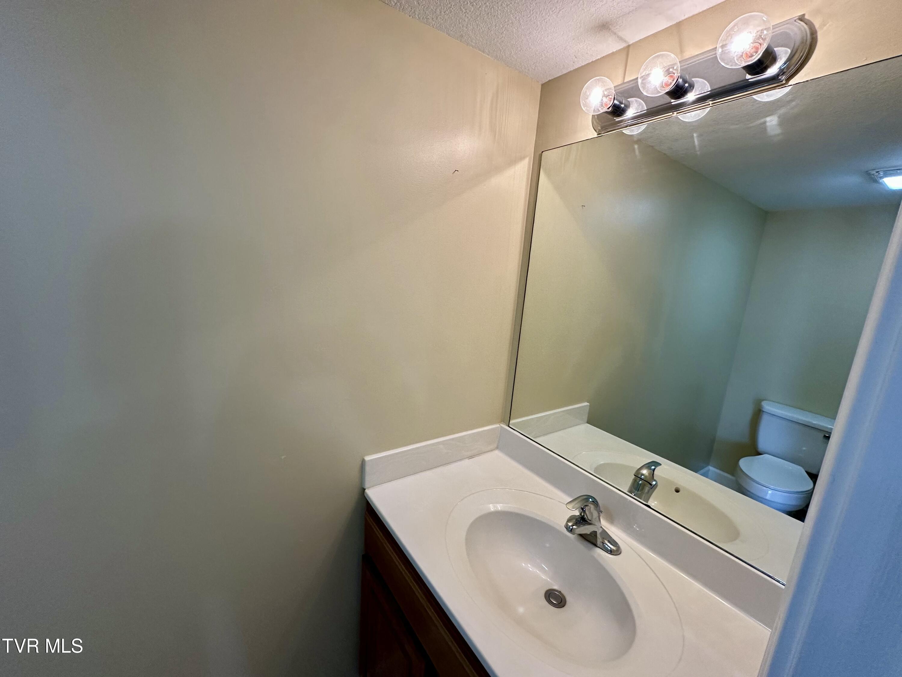 2201 Cherokee Road, Unit 18 Johnson City, TN 37604 - Photo 16 of 16 tempImageuR50Vw