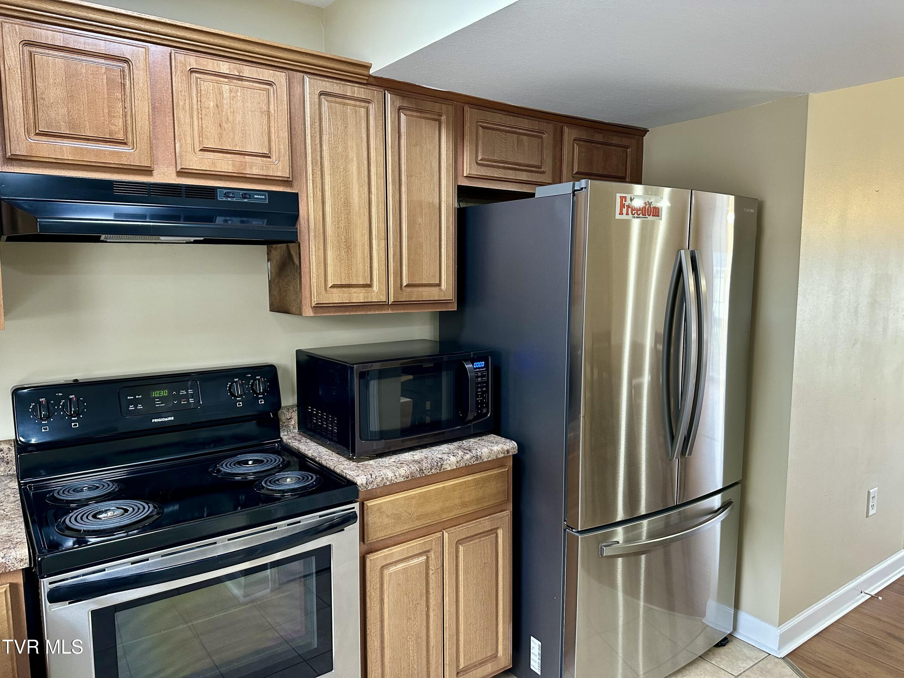 2201 Cherokee Road, Unit 18 Johnson City, TN 37604 - Photo 8 of 16 tempImage6btl2Q