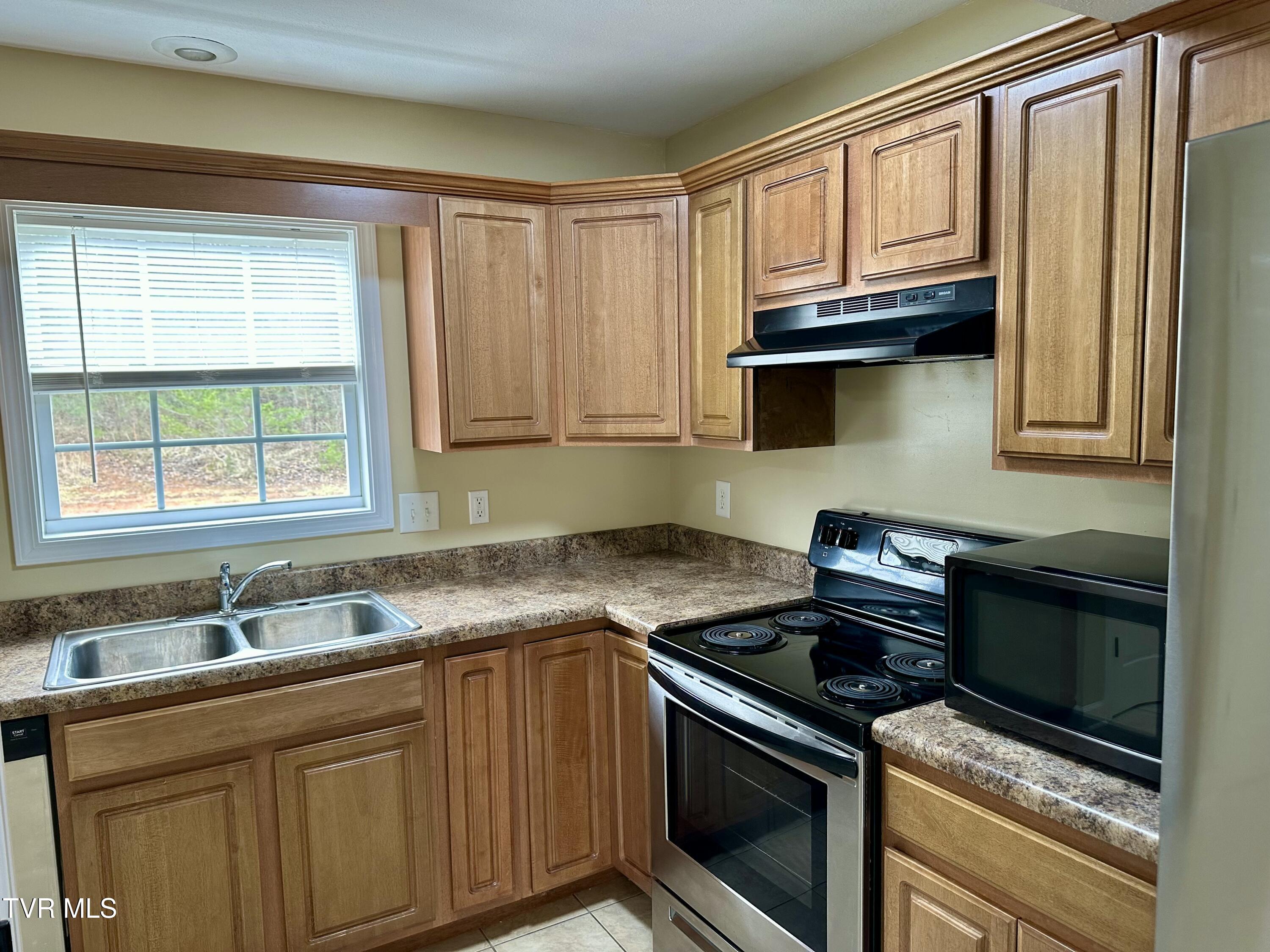 2201 Cherokee Road, Unit 18 Johnson City, TN 37604 - Photo 9 of 16 tempImage64bgn4
