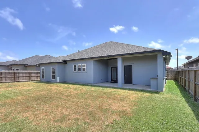 $2,800 | 8206 Denali Drive, Corpus Christi, TX 78414