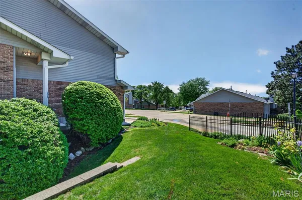 $260,000 | 102 Parc Forest Trail, Unit 8A, St. Charles, MO 63303