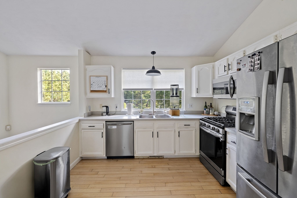 296 Raymond Road Plymouth, MA 02360 - Photo 6 of 25 Gallery Image 6