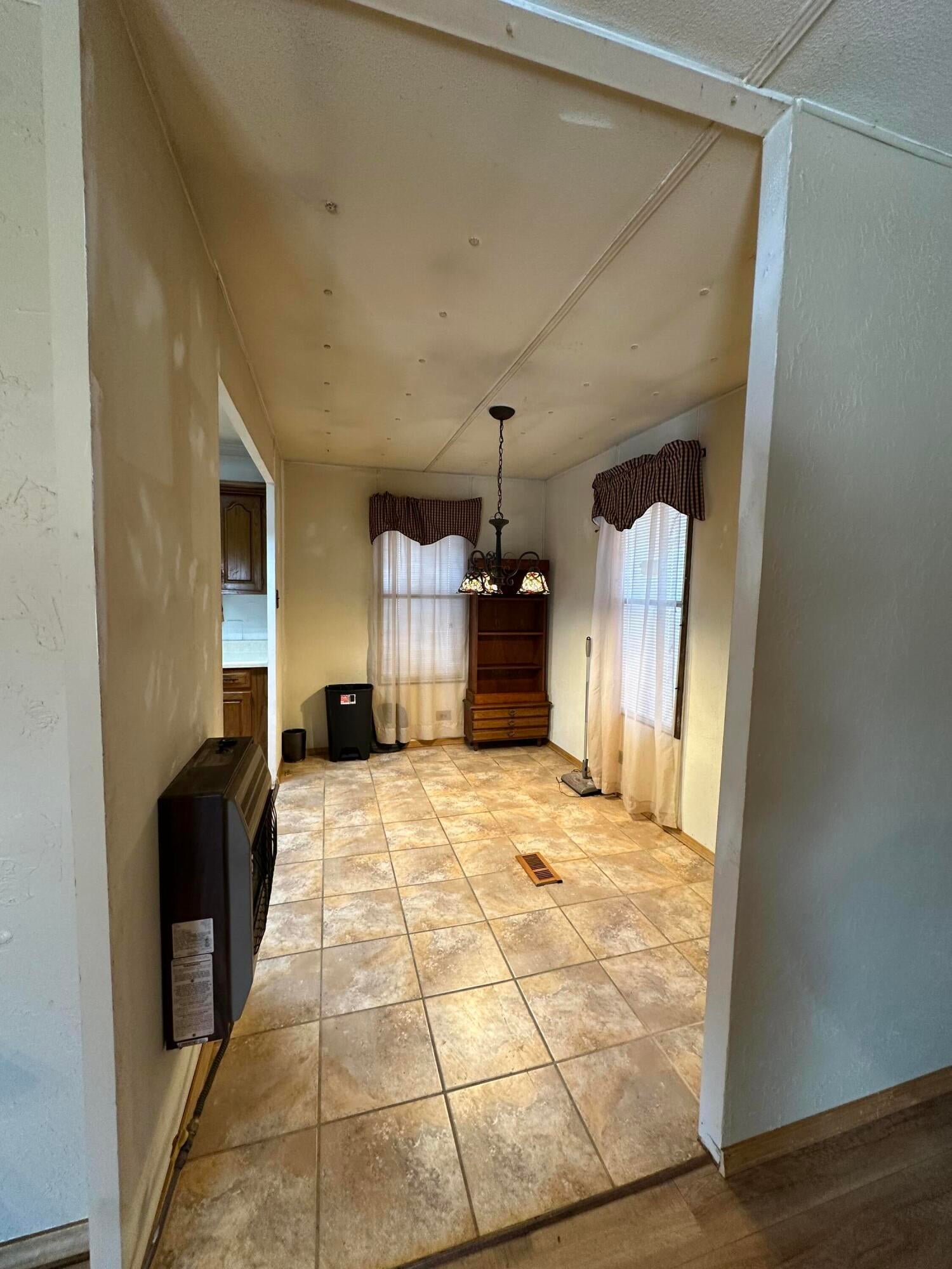 453551 East 305 Road Afton, OK 74331 - Photo 15 of 23 Dining room