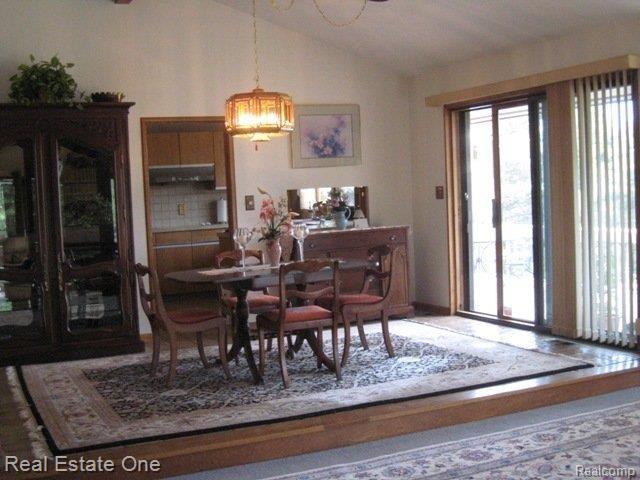 1851 Silver Bell Road Rochester, MI 48306 - Photo 13 of 25 Hardwood & Drwl to Deck