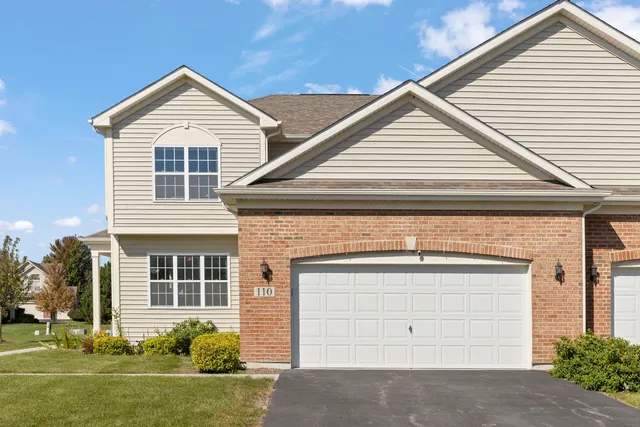 $419,900 | 110 Easton Drive, Gilberts, IL 60136