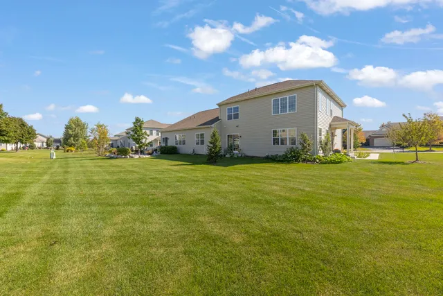 $419,900 | 110 Easton Drive, Gilberts, IL 60136