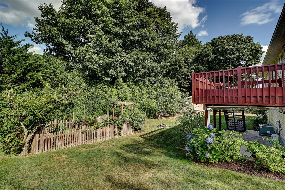 10 Glenham Road Cranston, RI 02921 - Photo 23 of 23