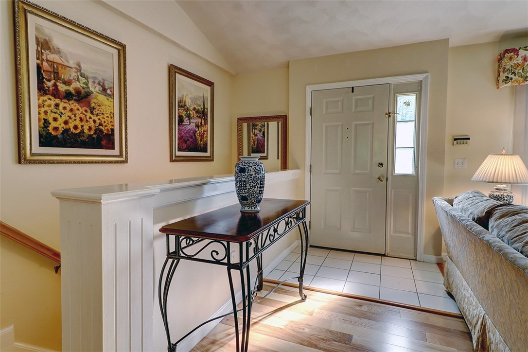 10 Glenham Road Cranston, RI 02921 - Photo 6 of 23