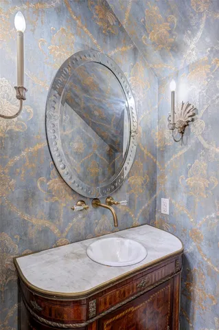 $5,100 | 5124 Chevy Chase Drive, Houston, TX 77056