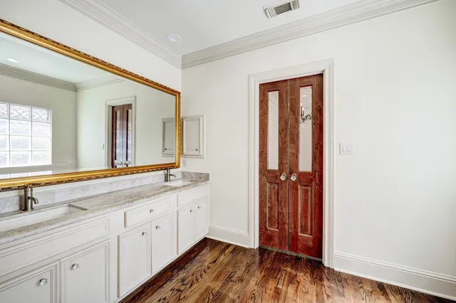 $5,100 | 5124 Chevy Chase Drive, Houston, TX 77056