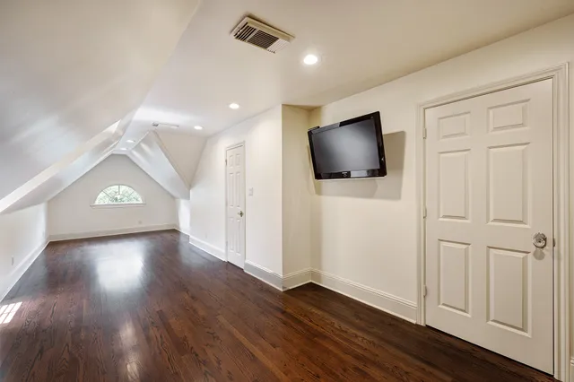 $5,100 | 5124 Chevy Chase Drive, Houston, TX 77056