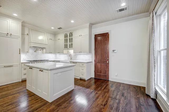 $5,100 | 5124 Chevy Chase Drive, Houston, TX 77056