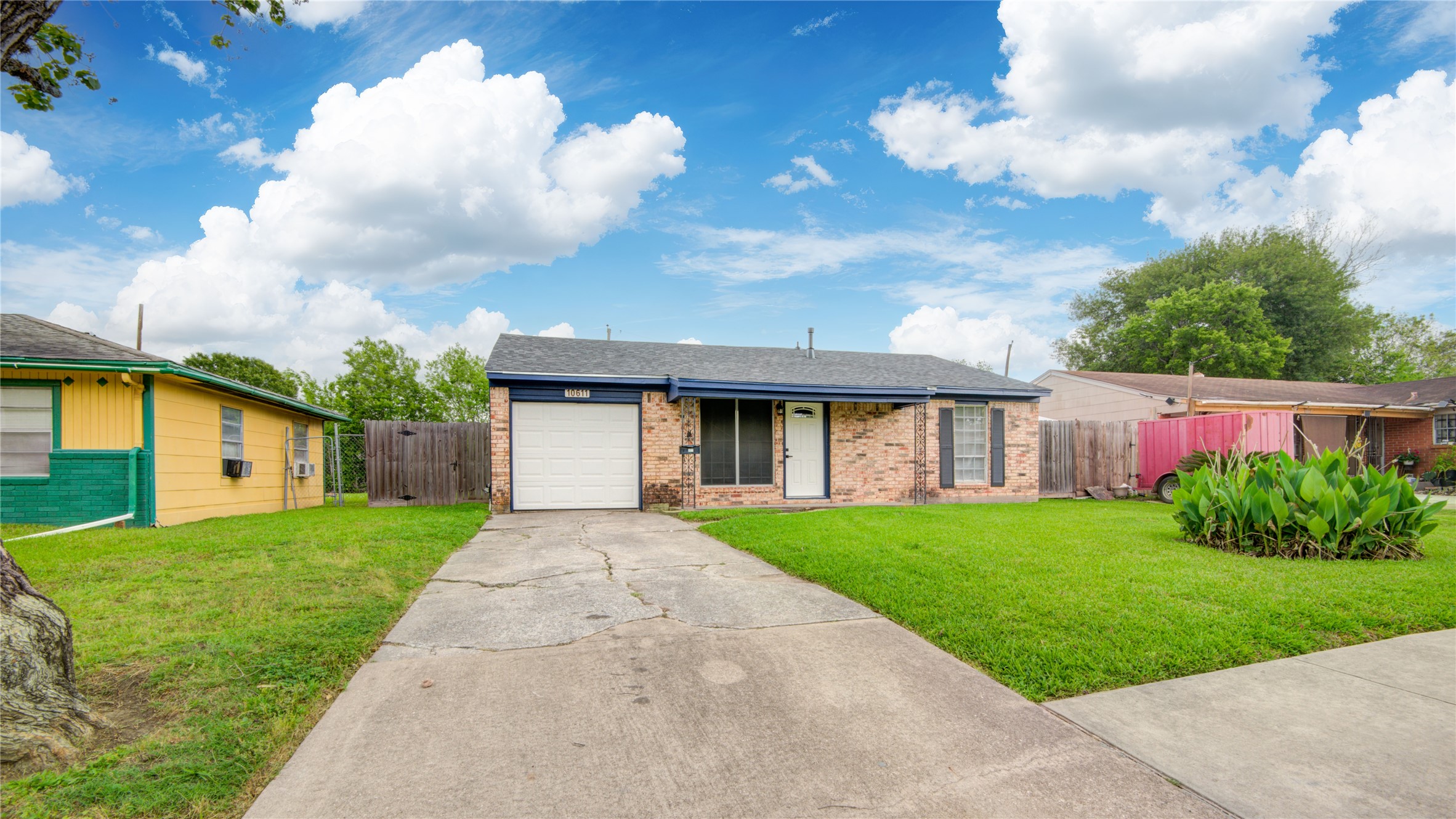 10611 Leitrim Way Houston, TX 77047 - Photo 2 of 28