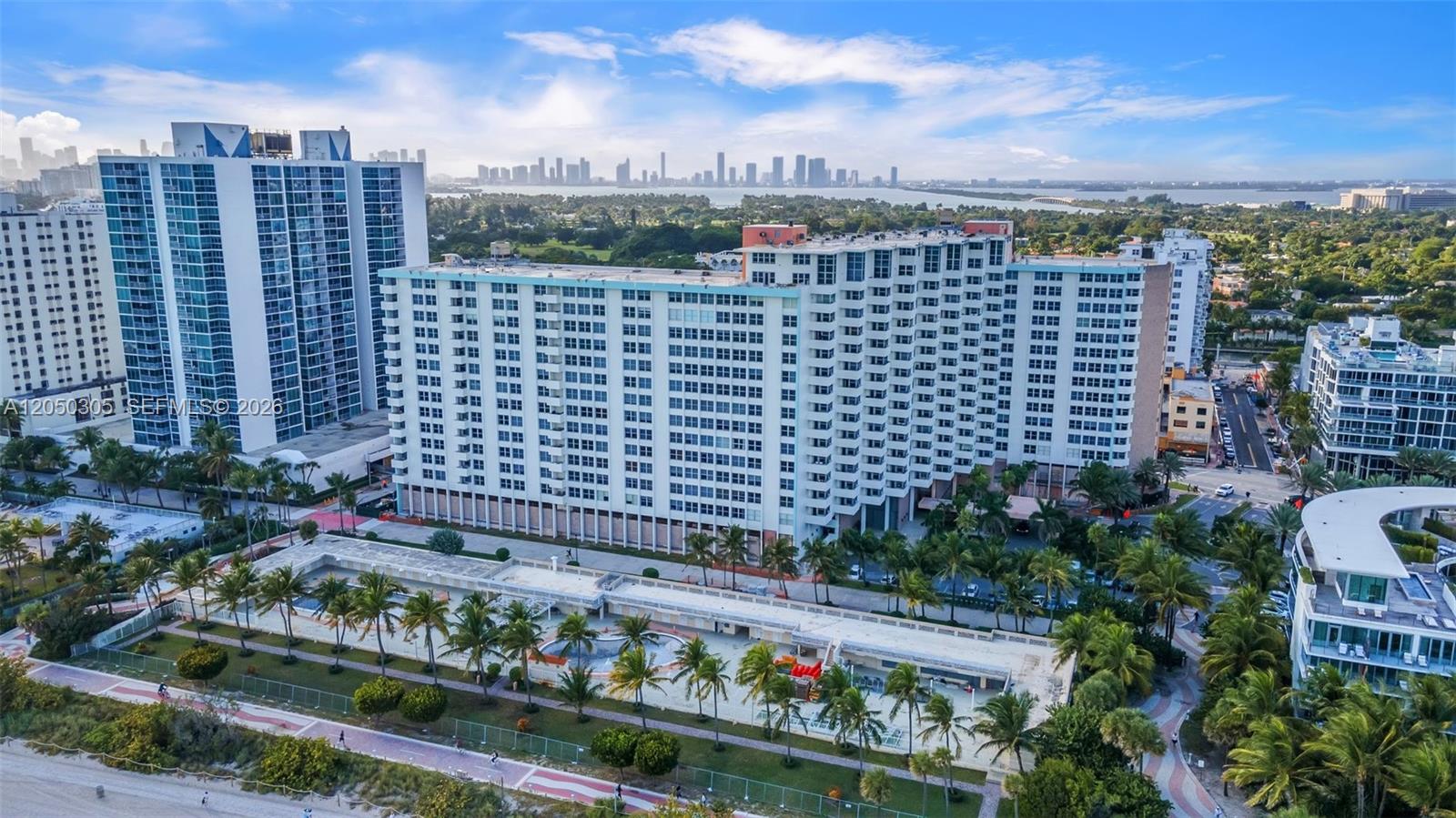 2899 Collins Avenue, Unit 702 Miami Beach, FL 33140 - Photo 4 of 15