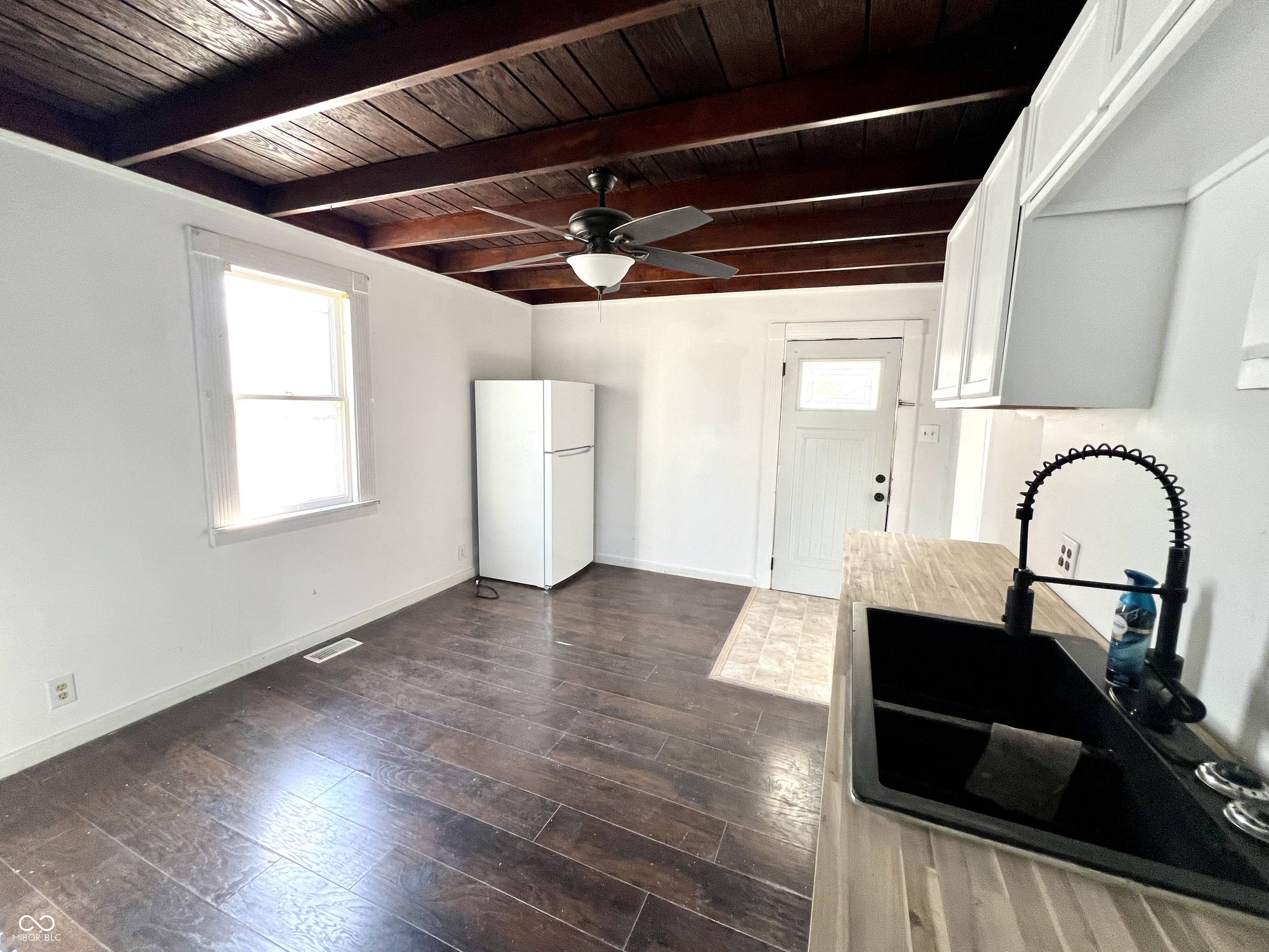 231 East South C Street Gas City, IN 46933 - Photo 4 of 22