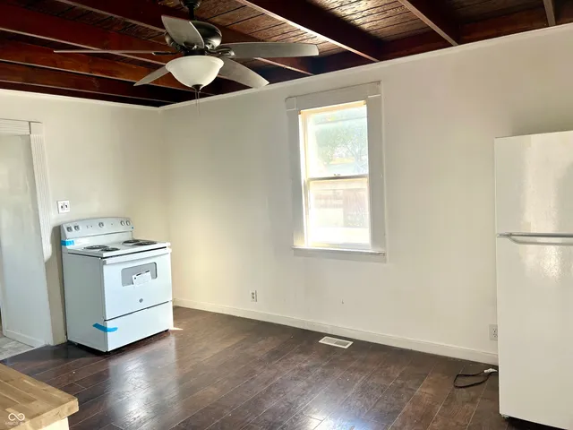 $1,050 | 231 East South C Street, Gas City, IN 46933