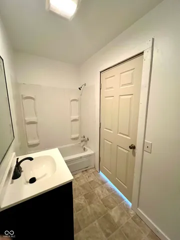 $1,050 | 231 East South C Street, Gas City, IN 46933