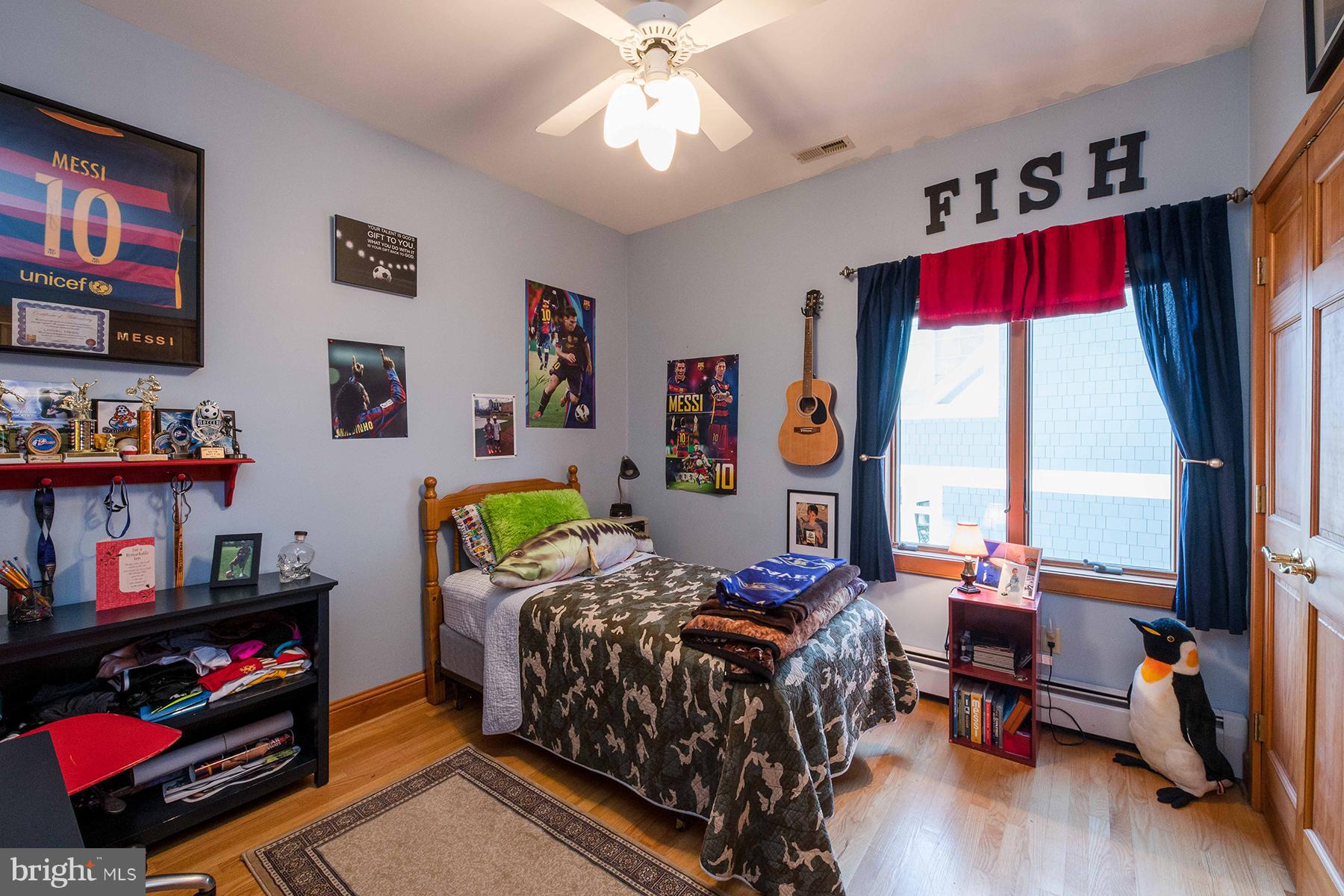 503 Broadwater Road Arnold, MD 21012 - Photo 14 of 30 a bedroom with bed and a window