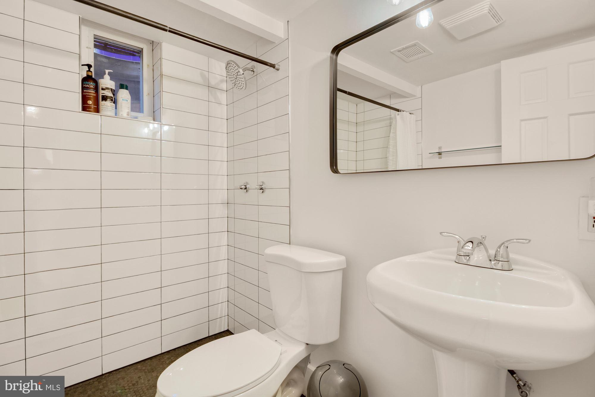 6303 East Halbert Road Bethesda, MD 20817 - Photo 9 of 39 Gallery Image 9