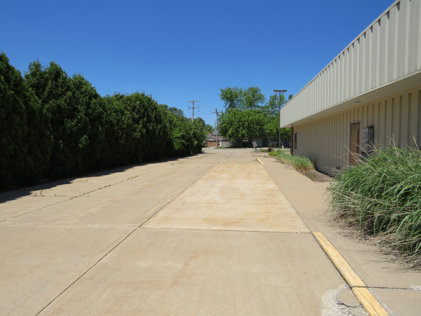 501 Oakley Avenue Streator, IL 61364 - Photo 13 of 40 a backyard of a house