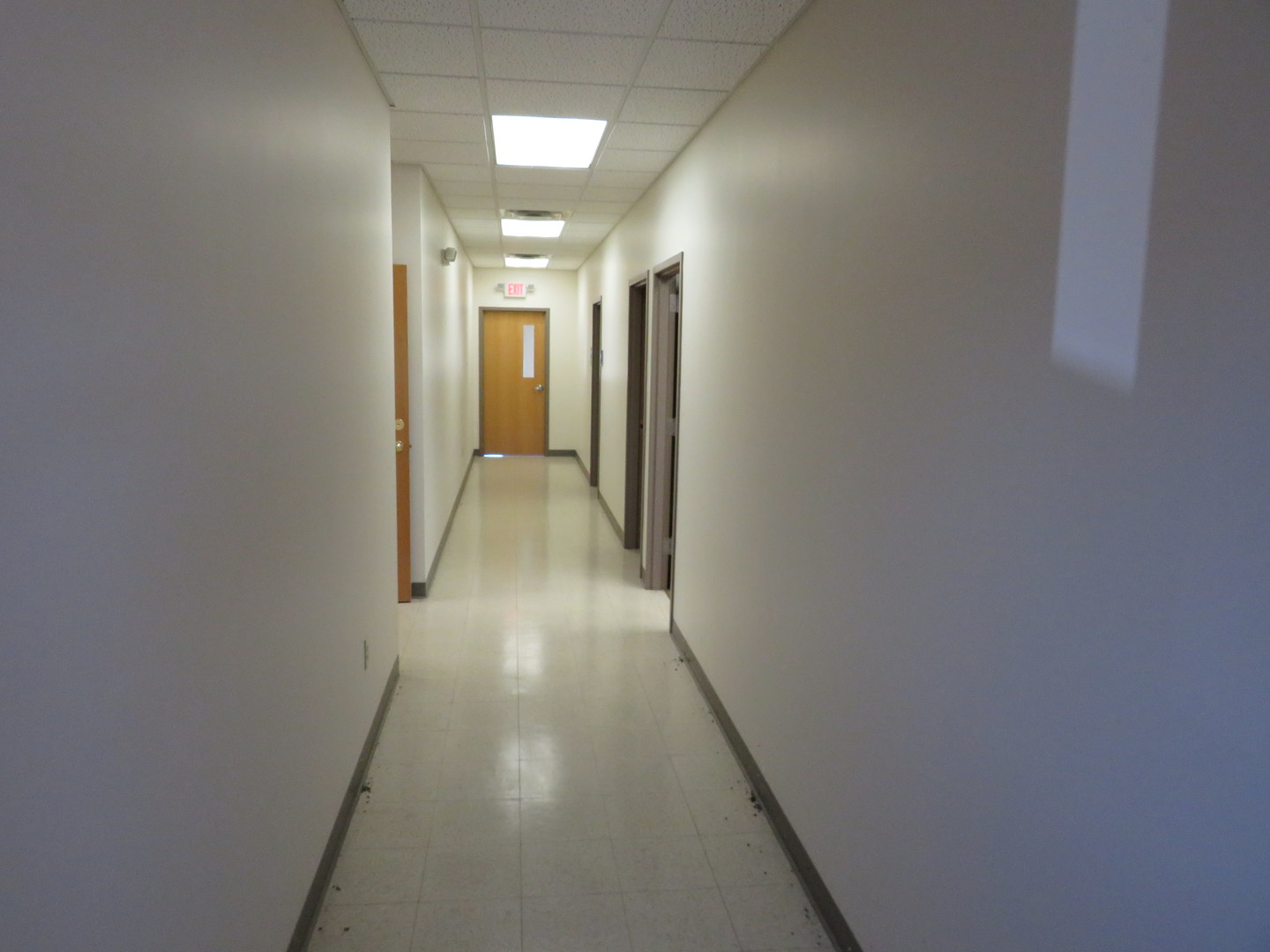 501 Oakley Avenue Streator, IL 61364 - Photo 17 of 40 a view of hallway