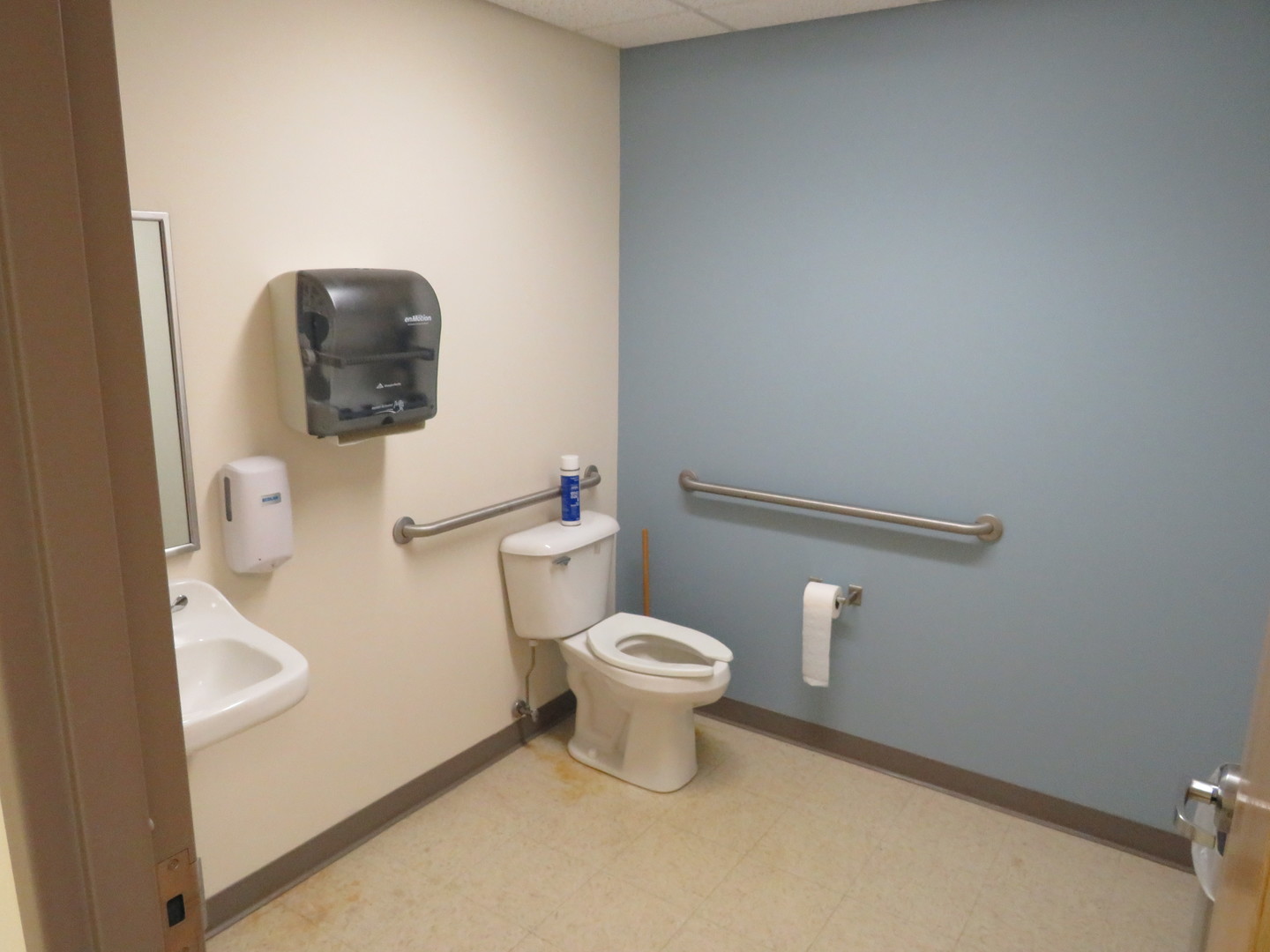 501 Oakley Avenue Streator, IL 61364 - Photo 18 of 40 a white toilet sitting next to a white sink