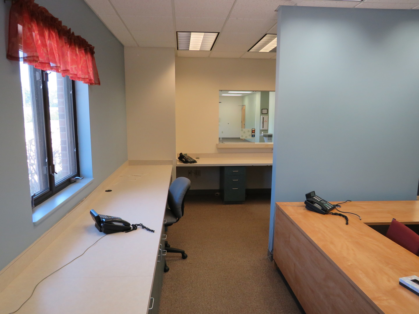 501 Oakley Avenue Streator, IL 61364 - Photo 24 of 40 a room with a bed and a dresser