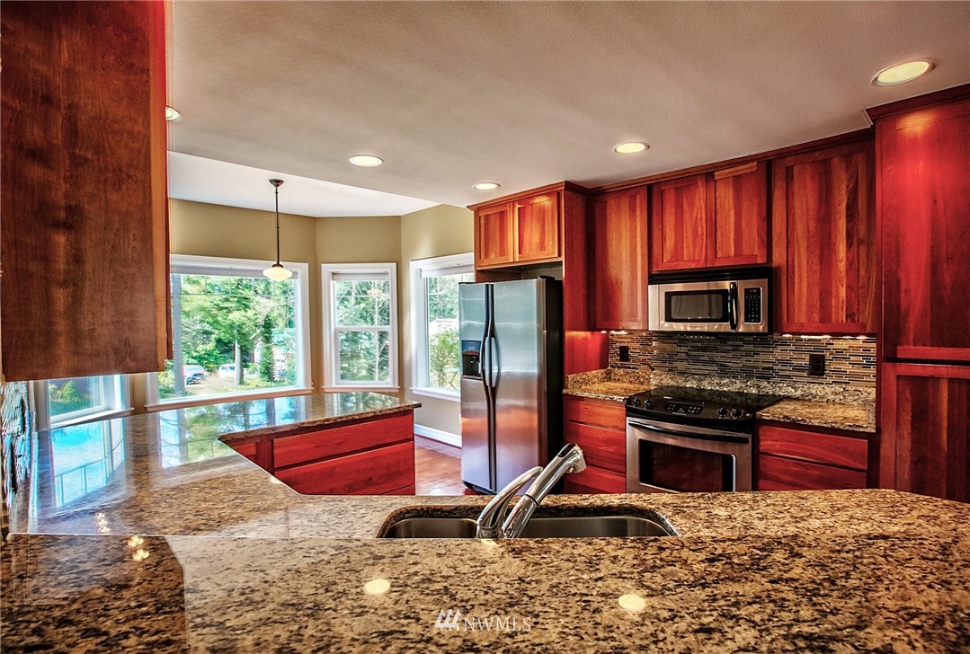 2219 Northeast Riddell Road Bremerton, WA 98310 - Photo 12 of 25 Gallery Image 12