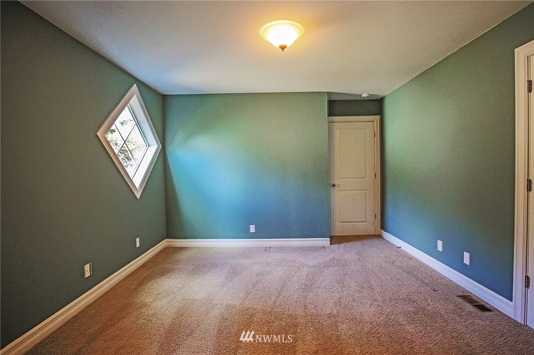 2219 Northeast Riddell Road Bremerton, WA 98310 - Photo 23 of 25 Gallery Image 23