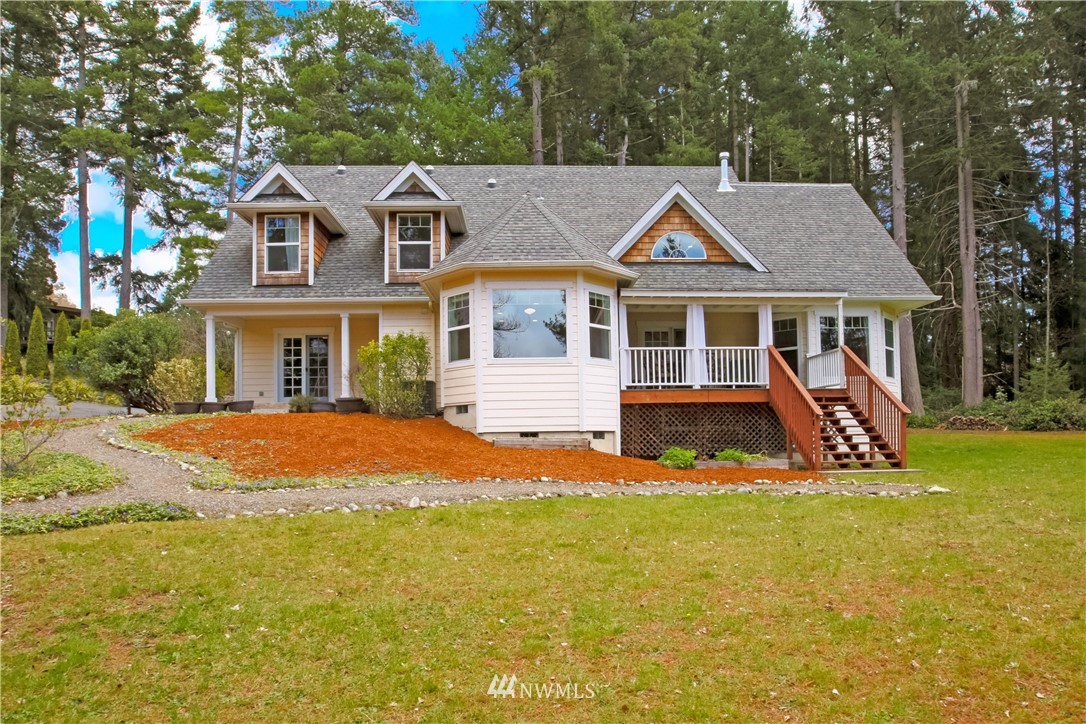 2219 Northeast Riddell Road Bremerton, WA 98310 - Photo 4 of 25 Gallery Image 4
