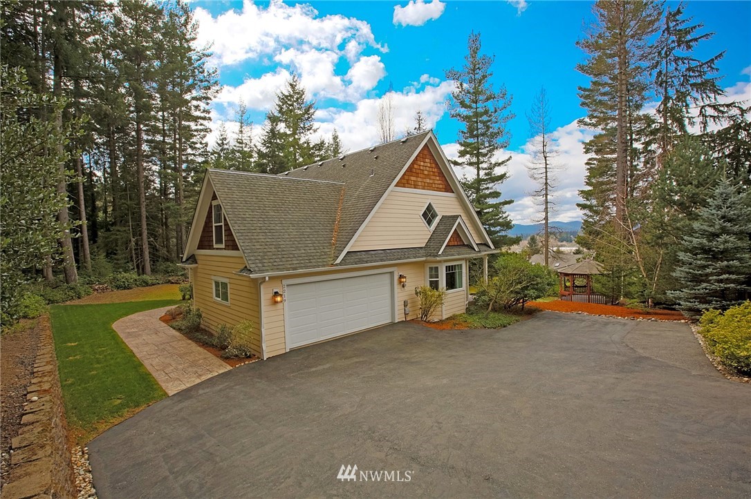 2219 Northeast Riddell Road Bremerton, WA 98310 - Photo 5 of 25 Gallery Image 5