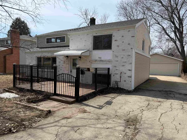 $239,900 | 745 Carver Lane, Menasha, WI 54952