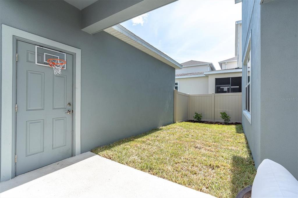 13639 Rangeland Boulevard Odessa, FL 33556 - Photo 32 of 63 a view of a bedroom
