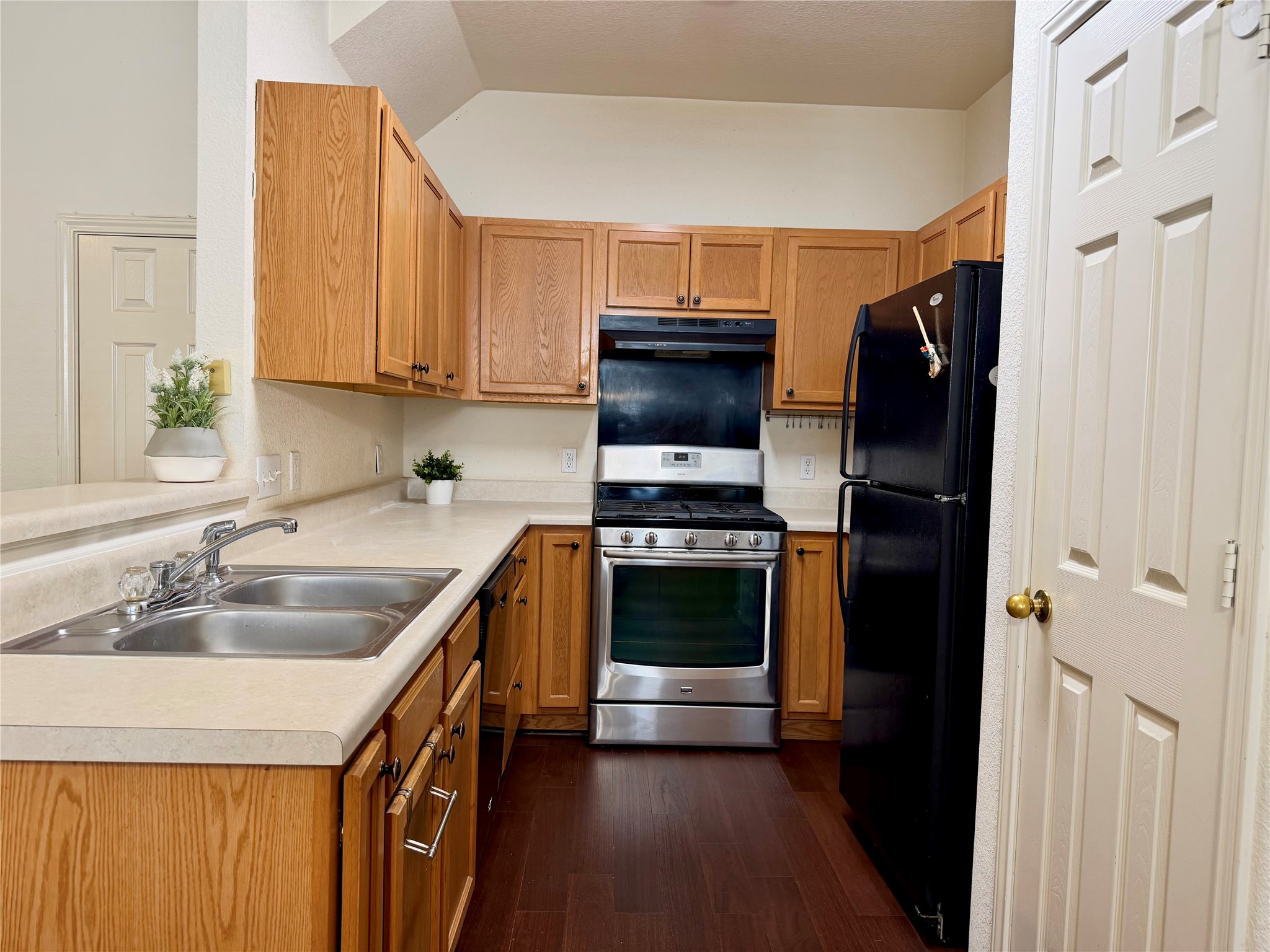 14504 Harris Ridge Boulevard, Unit B Pflugerville, TX 78660 - Photo 3 of 29 Gallery Image 3