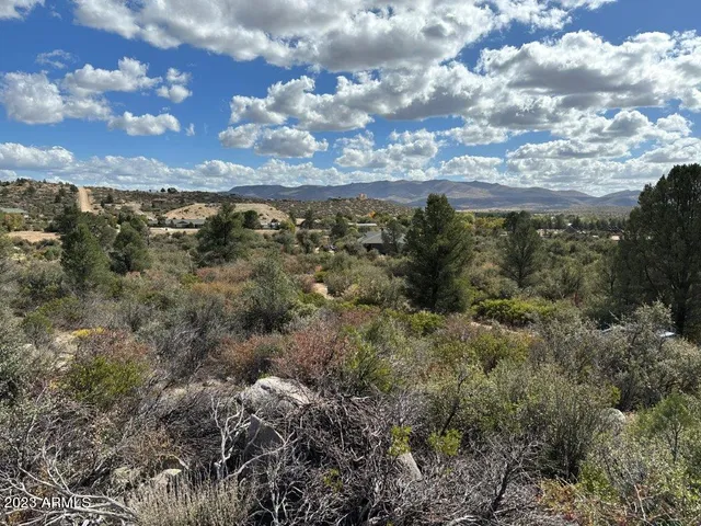 $129,500 | 17926 Pinon Lane, Unit M5, Peeples Valley, AZ 86332