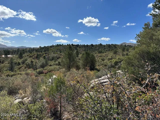 $129,500 | 17926 Pinon Lane, Unit M5, Peeples Valley, AZ 86332