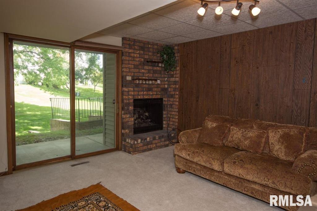 3105 Parkwild Drive Bettendorf, IA 52722 - Photo 9 of 9