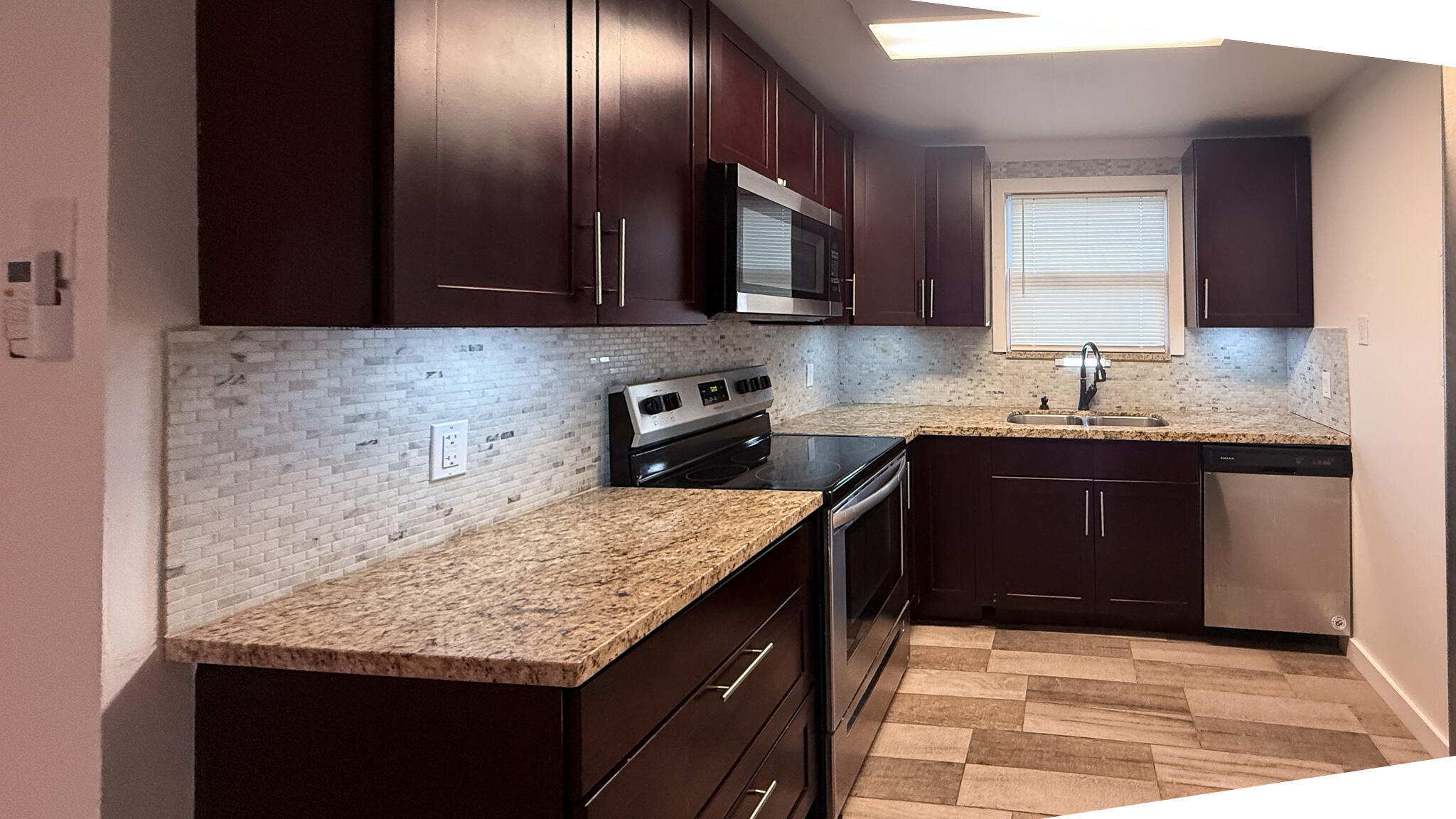 978 Gibraltar Road Key Largo, FL 33037 - Photo 3 of 35 FullSizeRender-10