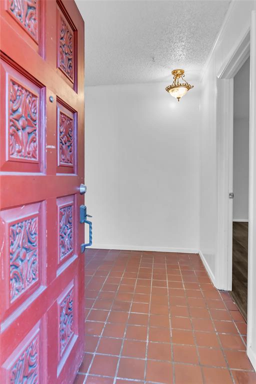 805 Irwin Drive, Unit B Hurst, TX 76053 - Photo 4 of 26 a view of an entryway