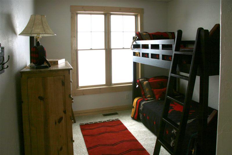 Kid's Bedroom