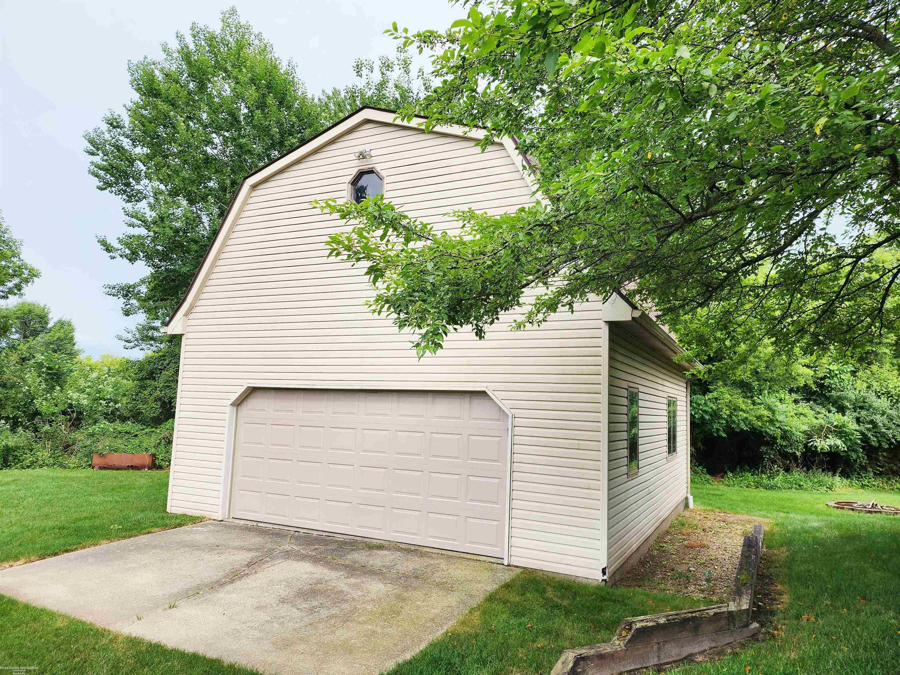 21180 Armada Ridge Road Armada, MI 48005 - Photo 12 of 40