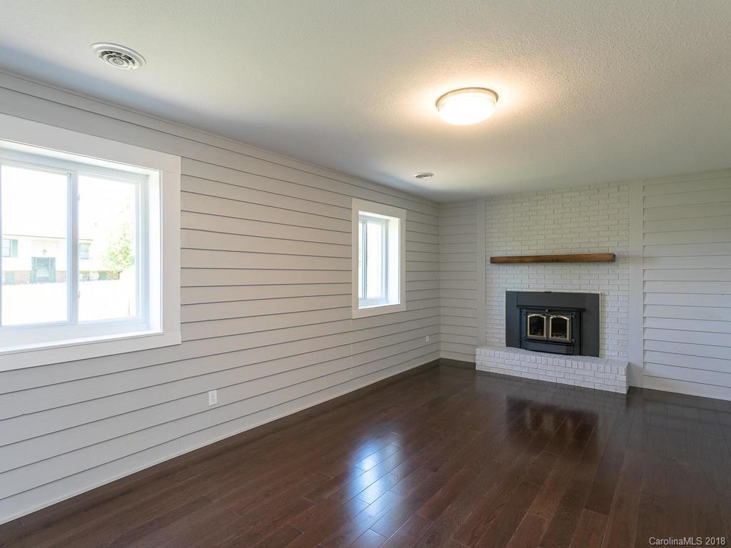 23 Gibbs Road Leicester, NC 28748 - Photo 4 of 30 Gallery Image 4