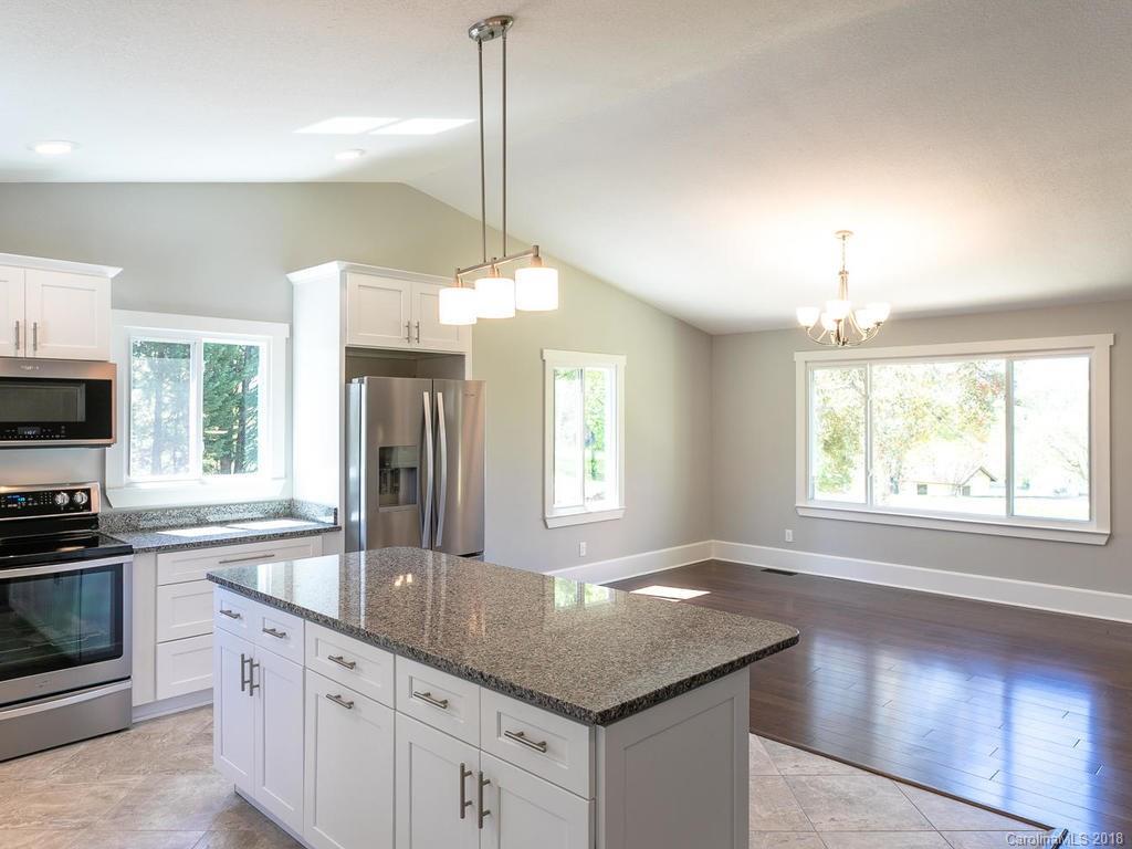 23 Gibbs Road Leicester, NC 28748 - Photo 9 of 30 Gallery Image 9