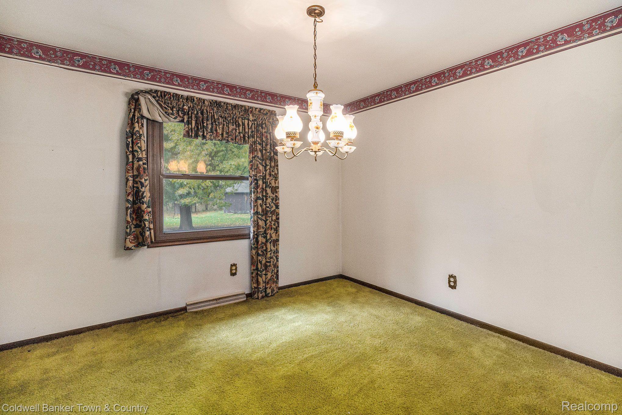9233 Wiggins Road Howell, MI 48855 - Photo 11 of 28 Dining Room