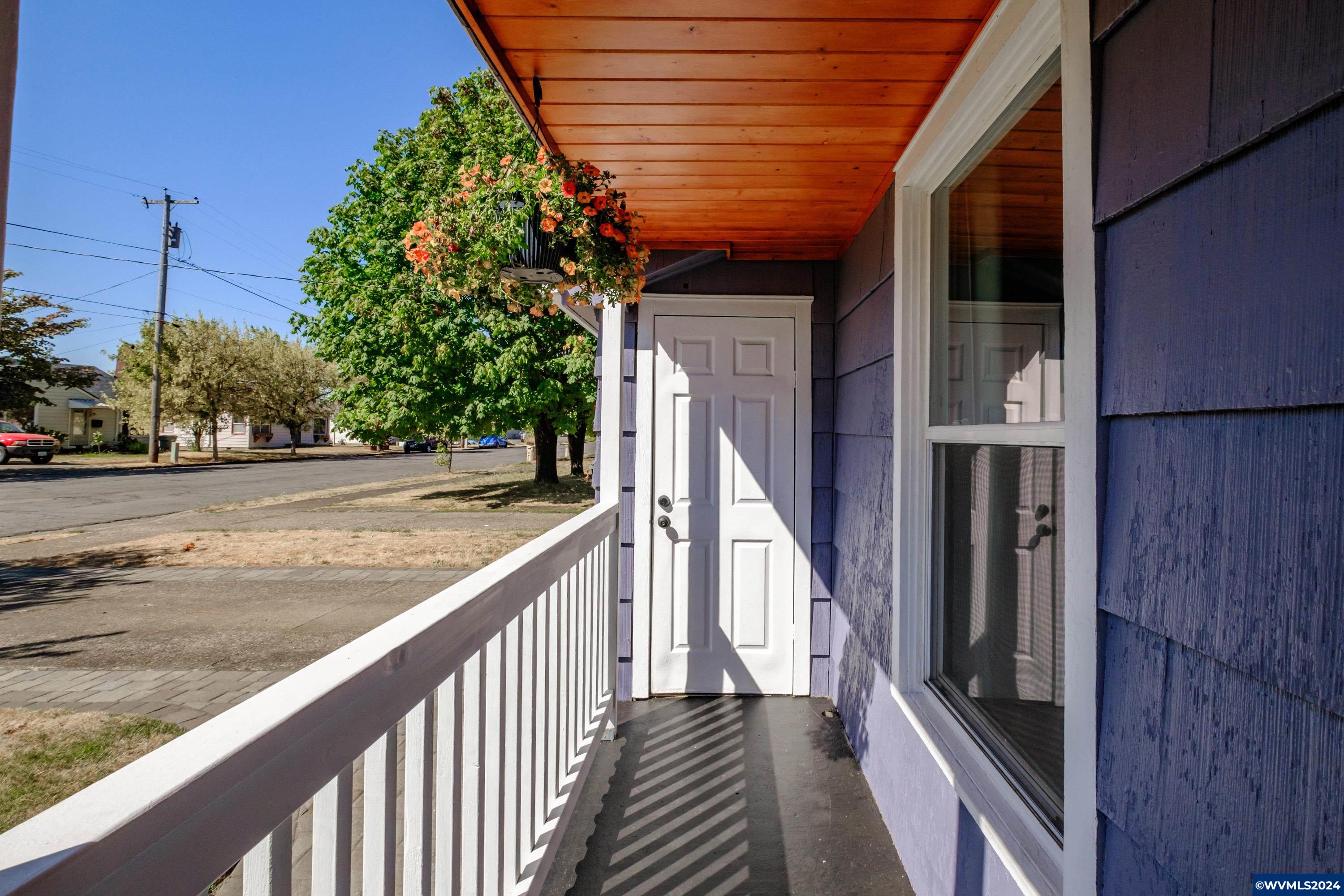 729 Southeast Fulton Street Albany, OR 97322 - Photo 8 of 45