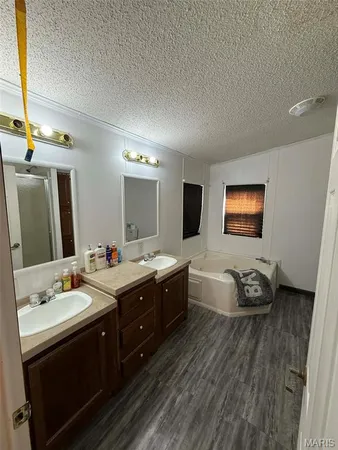 $169,900 | 31 Country Cove, Benton, MO 63736