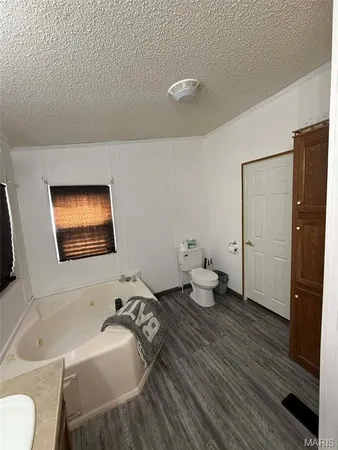 $169,900 | 31 Country Cove, Benton, MO 63736