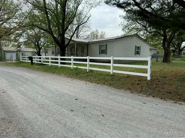 $169,900 | 31 Country Cove, Benton, MO 63736