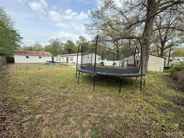 $169,900 | 31 Country Cove, Benton, MO 63736
