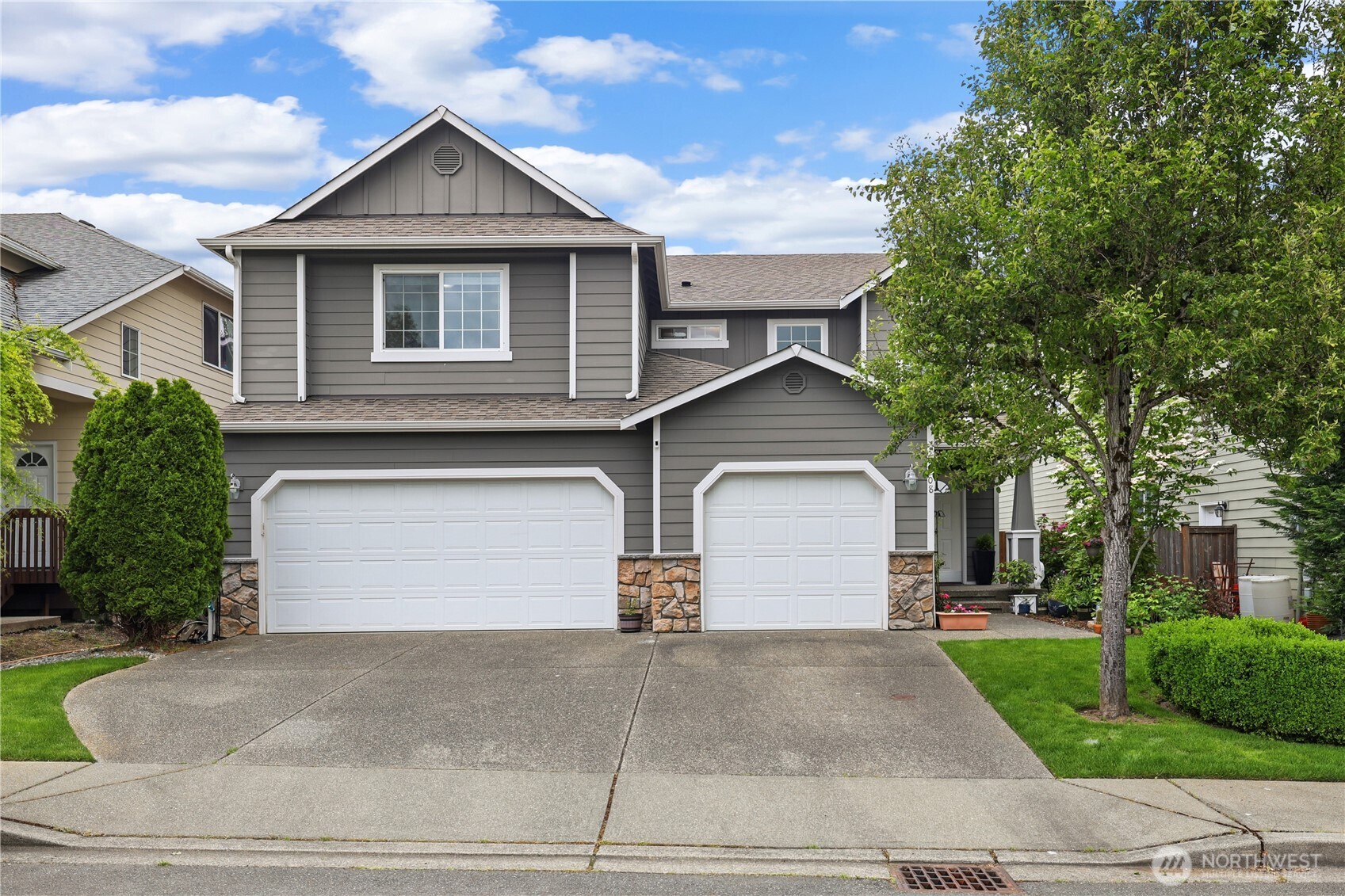 5208 Northeast 8th Court Renton, WA 98059 - Photo 1 of 34